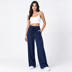 กางเกงขายาวผ้าฟลีซขัดเงาสำหรับผู้หญิง ทรงขากว้าง พร้อมการตกแต่งแบบ Garment Wash พิมพ์โลโก้ตามสั่ง เอวยางยืด สัมผัสนุ่ม - Product Image 4