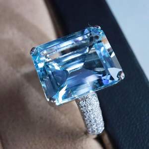 แหวนอะความารีนซานตามาเรียธรรมชาติทรงสวยหรู งานแฮนด์เมดสั่งทำพิเศษ เครื่องประดับชั้นดี ของขวัญสำหรับงานหมั้นและงานแต่งงานสำหรับผู้หญิง - Product Image 2