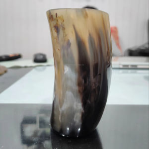 Vaso de chupito de cuerno natural africano genuino con borde de latón, hecho a mano, estilo vikingo, taza de cuerno de buey para fiestas y regalos, artesanía natural - Product Image 1