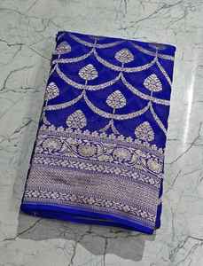 Sari de Chiffon Georgette Khaddi Banarasi 100% Puro, Tejido Tradicional Waterzari, Prenda Premium para Bodas, Fiestas y Eventos - Product Image 6