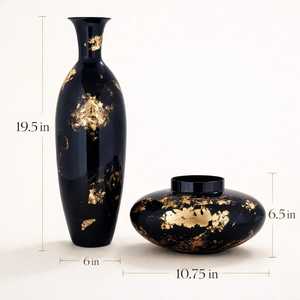 Vase de table en métal fait main, édition décorative, noir avec feuille d'or, design Wabi Sabi - Product Image 3