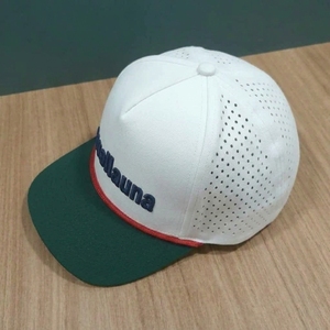 Gorra de Golf de 5 Paneles con Bordado 3D Personalizado OEM, Perforada con Corte Láser, Visera Precurvada, Estructurada, MOQ Bajo, ODM - Product Image 3