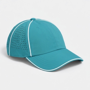 Gorra deportiva para correr hecha de tela de secado rápido con un ajuste flexible para correr, entrenar, hacer senderismo y aventuras al aire libre. - Product Image 4