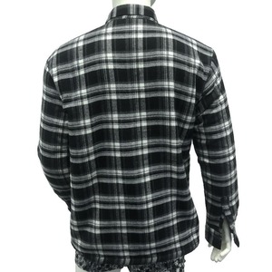 Chemise-veste matelassée en flanelle à carreaux épaisse et chaude pour homme, style patchwork, à manches longues et boutonnée, vente en gros à prix réduit - Product Image 2