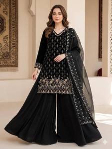 Ensemble prêt-à-porter entièrement cousu avec haut en soie Fandy orné de perles et de broderies de sequins, pantalon Plazzo et dupatta. - Product Image 4