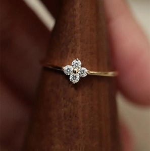 Anillo de Diamantes Cultivados en Laboratorio con Cuatro Piedras en Forma de Flor, Unisex, con Oro Sólido de 14K, Joyería Única para Promesa de Boda, Regalo para Pareja - Product Image 1