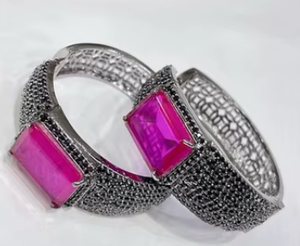 Boucles d'oreilles élégantes en diamant zircon Boucles d'oreilles élégantes pour femmes à la mode avec pierre zircon pour les fêtes - Product Image 2