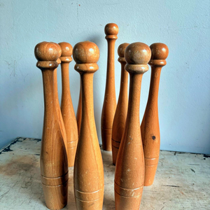 Jeu de quilles traditionnel en bois, quilles en bois naturel, jeu familial classique, activité de plein air sur la pelouse, enfants et adultes - Product Image 1