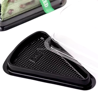 Boîtes à gâteaux triangulaires jetables en plastique transparent en gros d'usine Dessert Cheesecake Containers PET Material accepter personnalisé.