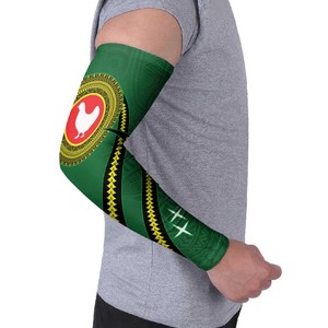 Manguito de seda helada con estampado por sublimación verde con patrón tribal y logo de gallo UPF50+ Protección solar Unisex - Product Image 4