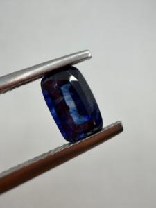 Saphir bleu naturel AAA, taille baguette conique, 1,52 carat, feu bleu de Ceylan SRI LANKA, sans trou pour la fabrication de bijoux - Product Image 3