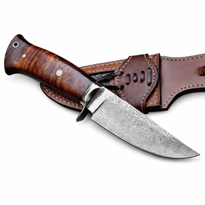 Cuchillo de caza hecho a mano con hoja de acero de Damasco, mango de madera y funda de cuero. Compatible con ODM. - Product Image 1