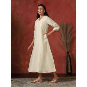 Robe Kurti blanche en coton brodé pour femme, manches courtes, coupe évasée, longueur midi, tenue ethnique - Product Image 2