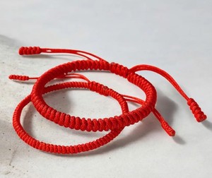 Pulsera Hecha a Mano, Pulsera de Hilo Rojo, Pulsera de Nudos de la Suerte - Product Image 3