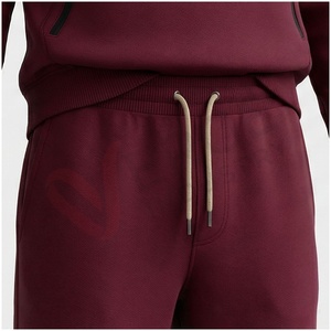 Ensemble de survêtement bordeaux à capuche pour homme, manches longues, couleur unie, coupe décontractée, idéal pour l'automne, avec logo frontal et poches latérales - Product Image 5