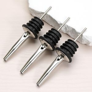 Set di 2 Versatori Classici in Acciaio Inox con Beccuccio Affusolato, Accessori da Bar - Product Image 1