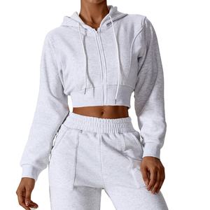 Conjunto de 2 Piezas de Sudadera Corta con Logotipo Personalizado 2026, Ropa Casual para Mujer, Sudadera Corta Holgada y Pantalones Deportivos - Product Image 4