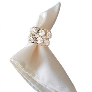 Anillo para servilletas hecho a mano con incrustaciones de nácar y plata en acero inoxidable, para decoración de mesas de bodas y restaurantes de lujo. - Product Image 6