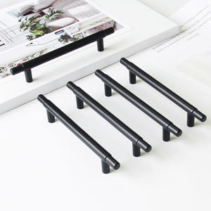 Tirador Moderno de Acero Inoxidable Negro Mate para Cajones de Cocina, Armarios y Roperos - Ecológico y Duradero - Product Image 1