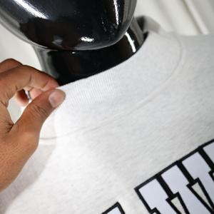 Sudadera Gris Ceniza con Cuello Alto, 100% Algodón, Apliques Bordados, Cuello Ancho, Forro Polar, Ecológica, Transpirable, Unisex, Info.clushsports - Product Image 6