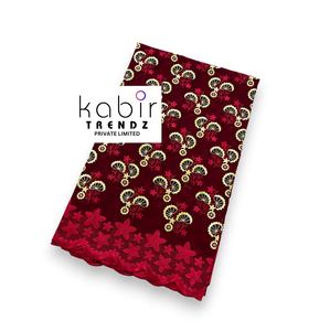 Tela de encaje suizo de algodón de lujo ligero de calidad de exportación con textura transpirable para vestidos de moda de verano disponible para la venta - Product Image 4