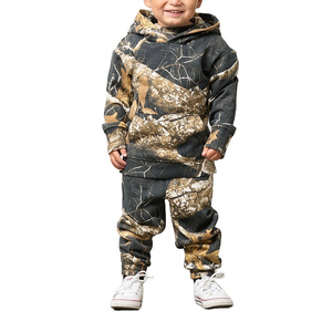 Conjunto Deportivo Infantil 2 en 1, Ecológico, Estampado, Personalizado, de Invierno, Transpirable, de Algodón y Felpa, con Sudadera con Capucha y Pantalones Deportivos, Servicio OEM, Venta al Por Mayor - Product Image 1