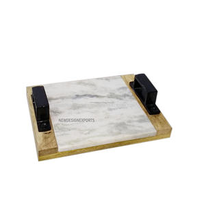 Plateau en bois de manguier en marbre blanc avec poignées en métal Plateau de service exclusif de taille personnalisée pour les restaurants à la maison pour les aliments en plastique - Product Image 1