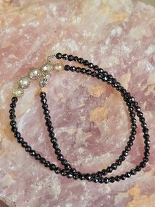 Diamant Moissanite noir de 3,50 mm et 5 perles jaunes facettées, fabrication artisanale pour bijoux - Product Image 5