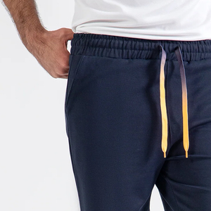 Shorts de sport respirants et personnalisés pour hommes, pour la course à pied et l'entraînement, en vente - Product Image 3