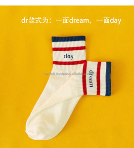 Calcetines de Senderismo y Trekking para Exteriores, Estilo Tripulación con Amortiguación Gruesa, Control de Humedad Duradero para Aventuras y Viajes - Product Image 4