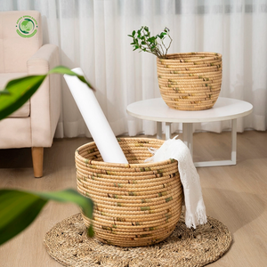 Ensemble de 2 paniers robustes en jacinthe d'eau tressée, faits à la main, pour le rangement, vente en gros, écologiques, fabriqués au Vietnam - Product Image 5