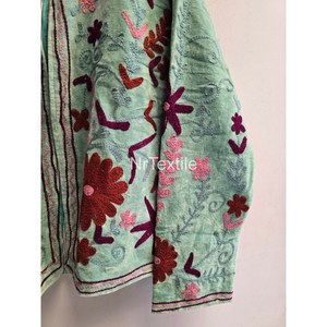 เสื้อแจ็คเก็ตกำมะหยี่ปักลายดอกไม้ คอจีน สไตล์ Prairie Chic สำหรับผู้หญิง แขนยาว ความยาวปกติ ติดกระดุมแถวเดียว เหมาะสำหรับฤดูใบไม้ผลิ - Product Image 5