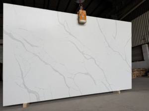 Grande dalle de quartz technique gris Laza de luxe, surface polie, pour intérieurs résidentiels et commerciaux et plans de toilette - Product Image 4