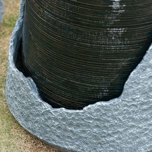 Fontana d'acqua in poliresina 20x20x18 per interni/esterni, design moderno unico, urna rotta chic e dinamica, luce da giardino elegante e dinamica - Product Image 4