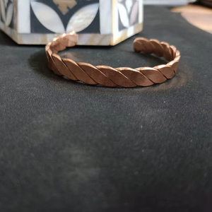 Bracelet en cuivre pur tressé à maillons plats, design torsadé, anti-arthrite, soulagement de la douleur, bien-être unisexe, thérapie, soutien des articulations - Product Image 1