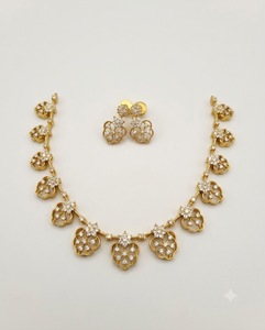 Collar Corto de Lujo con Diseño Floral y Piedras AD, con Juego de Aretes a Juego, Colección de Joyería Femenina de Alta Gama y Calidad Premium - Product Image 5