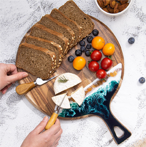 Planche à découper en résine époxy et bois, design vague marine, planches à charcuterie en résine époxy, meilleurs prix - Product Image 1