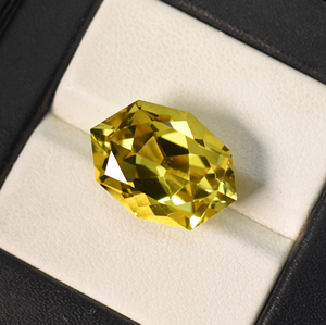 Zafiro amarillo de Ceilán de corte hexagonal elegante de 18x13 mm, 18.10 quilates, piedra preciosa suelta para la fabricación de joyas. - Product Image 1
