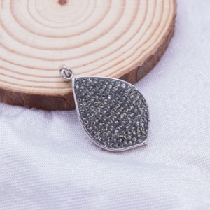 Vente en gros de pendentifs en argent sterling 925 massif sertis de zircone cubique noire en forme de larme, bijoux Memoria - Product Image 5