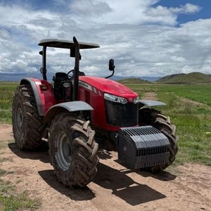 รถแทรกเตอร์ฟาร์ม 4x4 Massey Ferguson 6713 ขับเคลื่อน 4 ล้อ ประสิทธิภาพสูง พร้อมเครื่องยนต์และปั๊ม - Product Image 6