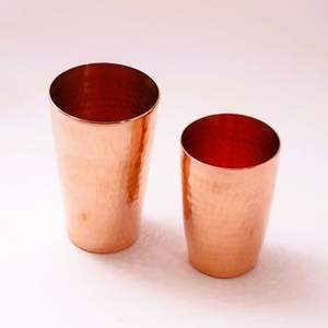 Taza de Vidrio y Cobre Hecha a Mano con Diseño Grabado y Martillado, Capacidad de 300 ml, Estilo Europeo, Vaso Metálico Portátil para Beber - Product Image 5