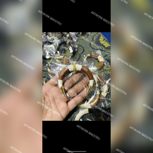 Colgante en forma de U de hueso de búfalo elegante – Joyería de moda hecha a mano de latón ligero, nueva bisutería artesanal, nueva joya - Product Image 4