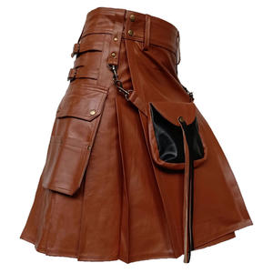 Kilt en cuir marron pour homme, tenue écossaise des Highlands de style gothique avec sporran assorti - Product Image 1