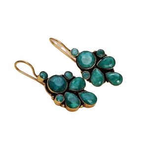 Pendientes artesanales étnicos con gancho de campana de latón chapado en oro y plata oxidada, con circonita tallada en forma de pera, para boda - Product Image 1