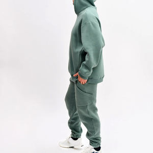 Conjunto Deportivo Personalizado con Logotipo OEM para Hombre |   Sudadera con Capucha y Pantalones Deportivos de Forro Polar 100% Algodón para Invierno - Product Image 3