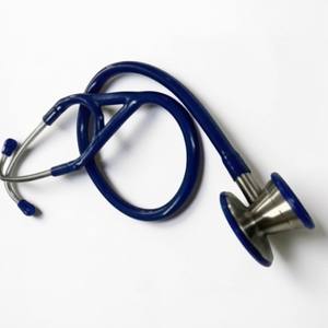 Estetoscopio de cardiología de doble cara de acero inoxidable de clase II para diagnóstico médico quirúrgico, certificado CE, 2 años de garantía - Product Image 1