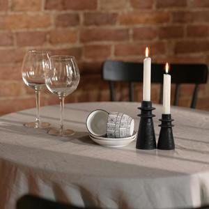 Ensemble de bougeoirs coniques modernes en aluminium moulé noir, style brutaliste, faits à la main, en métal texturé rustique, pour la décoration de table à la maison - Product Image 3