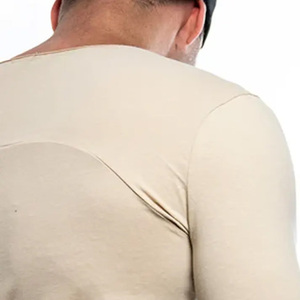 เสื้อยืดลำลองคอกลมแขนยาวลายจุดสำหรับผู้ชายพร้อมโลโก้ด้านหน้า - Product Image 6