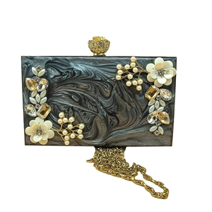 Pochette en résine transparente pour femmes tendance, pochette en résine colorée avec finition artisanale, pochette en résine à prix avantageux - Product Image 6