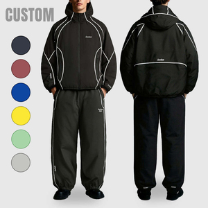 Chándal de nailon impermeable y cortavientos ecológico para hombre, con logo personalizado, de secado rápido y ribetes cosidos. - Product Image 4